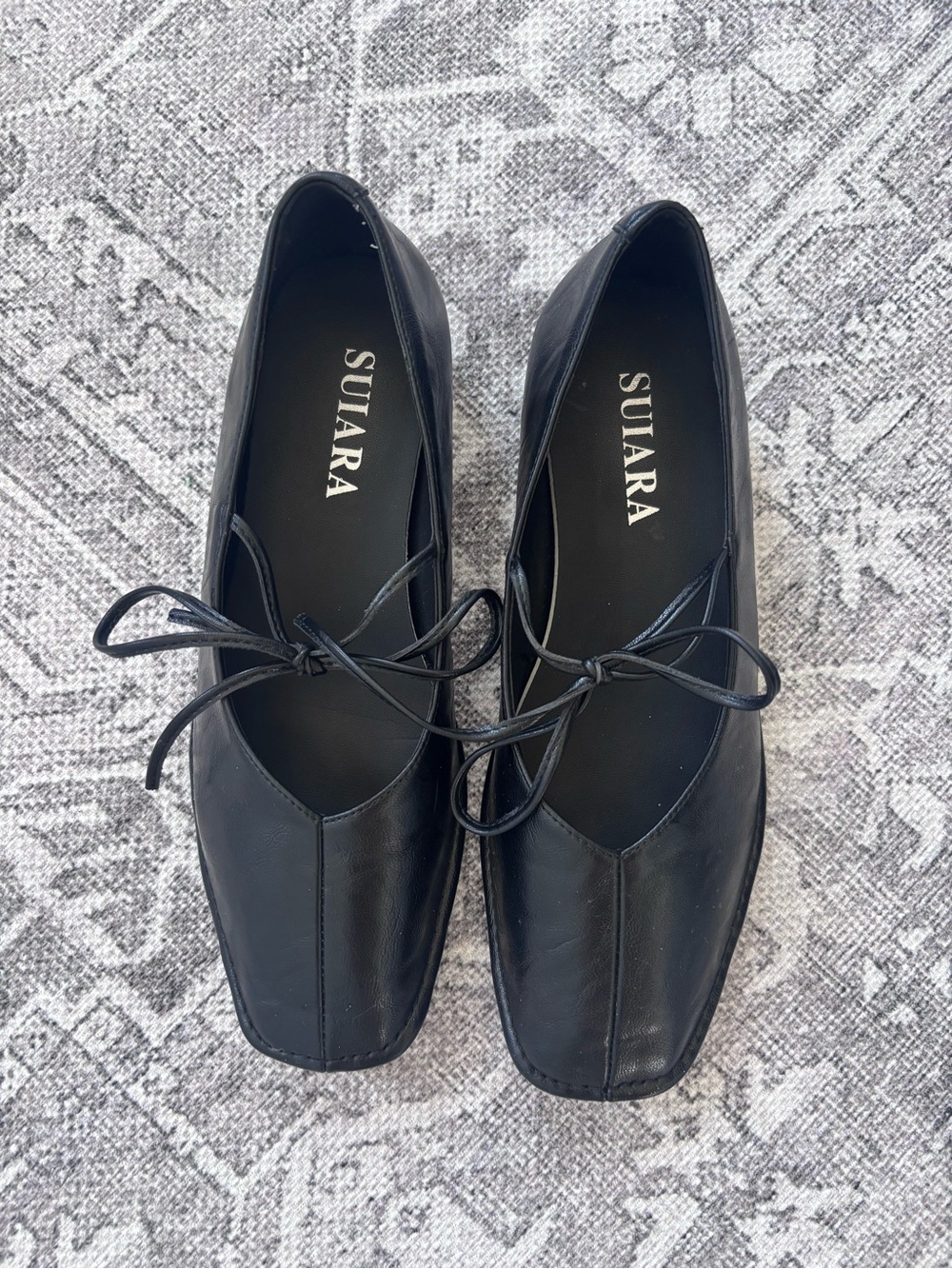 Suiara Square Toe Keyhole Flats | Sz 7.5